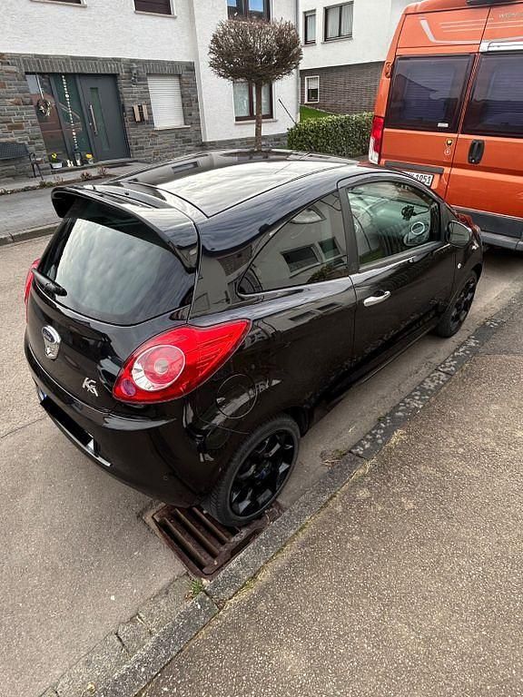 Gebraucht Ford Ka 69 PS (50 kW) 2015 Schwarz Kleinwagen