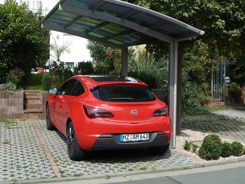 Gebraucht Opel Astra GTC S 131 PS (96 kW) 2014 Rot Limousine