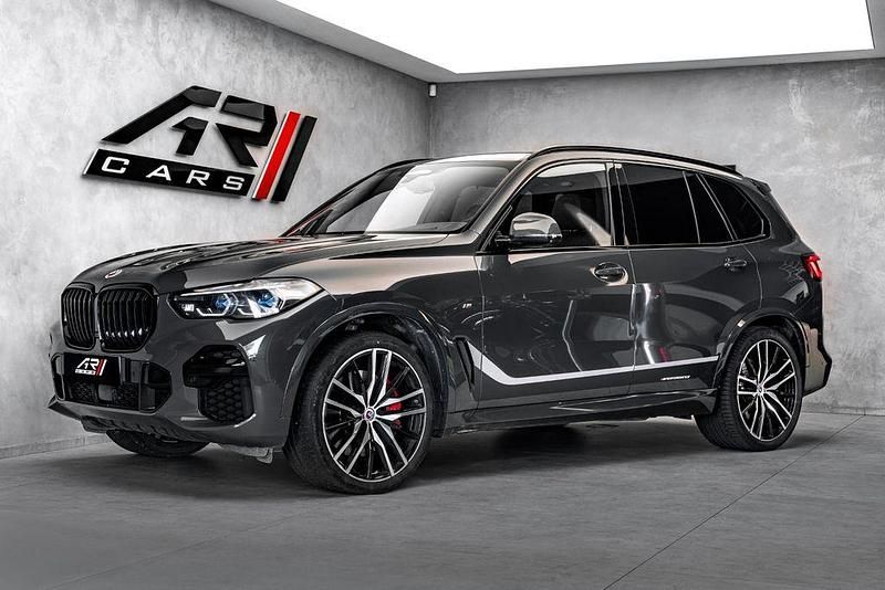 Grau Gebraucht 2023 BMW X5 M50 Sport Line SUV | 74.000 € (Teuer) - Bild 1/4