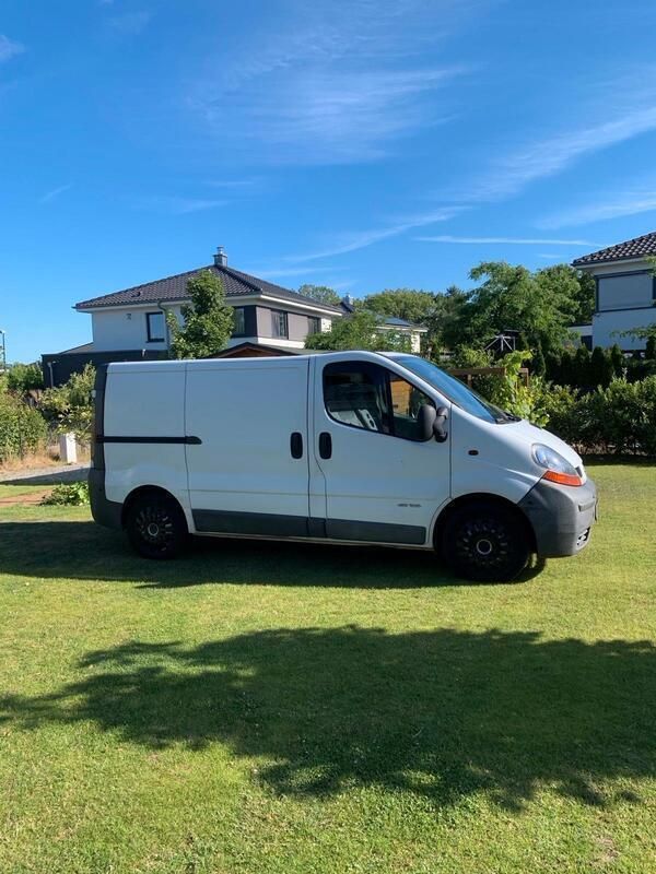 Weiß Gebraucht 2001 Renault Traffic Van / Kleinbus | 7.000 € - Bild 1/4