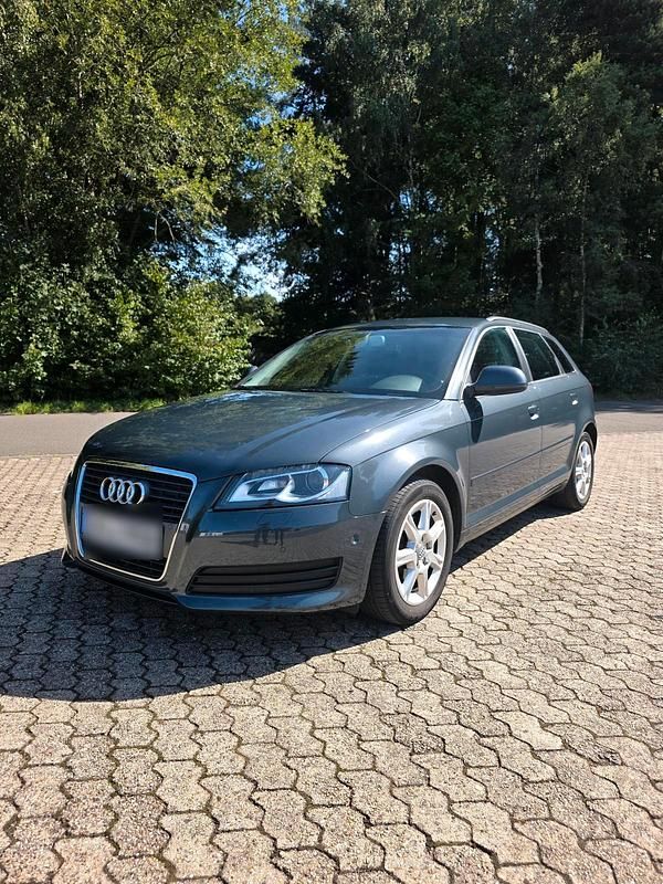 Grau Gebraucht 2009 Audi A3 Sportback Kleinwagen | 4.500 € (Guter Preis) - Bild 1/4