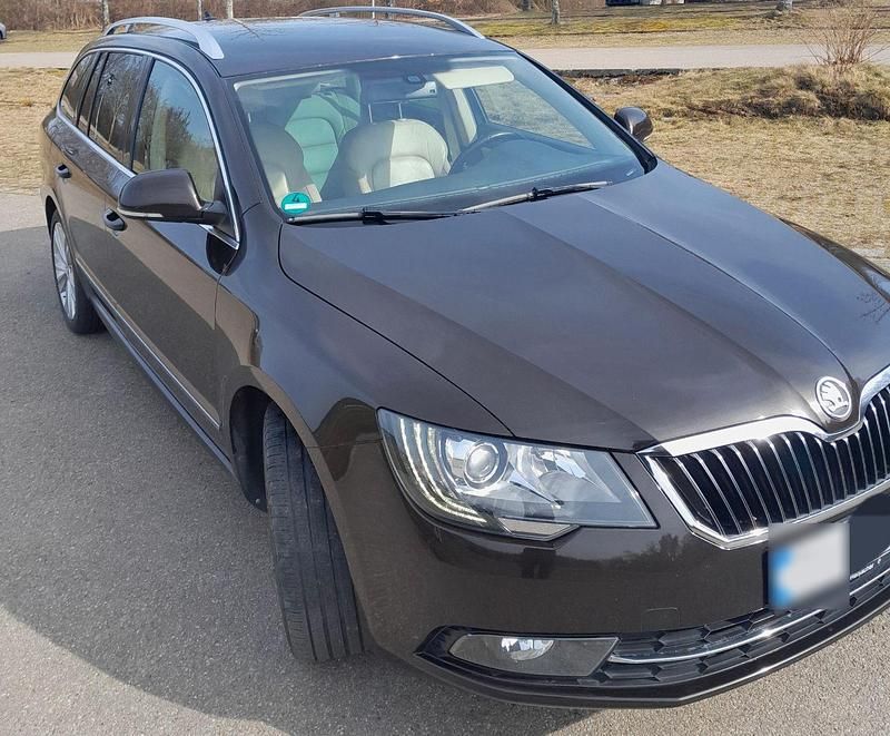 Gebraucht Skoda Superb Elegance 170 PS (125 kW) 2014 Braun Limousine