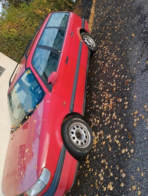 Rot Gebraucht 1996 VW Passat Kombi | 400 € (Superpreis) - Bild 1/4