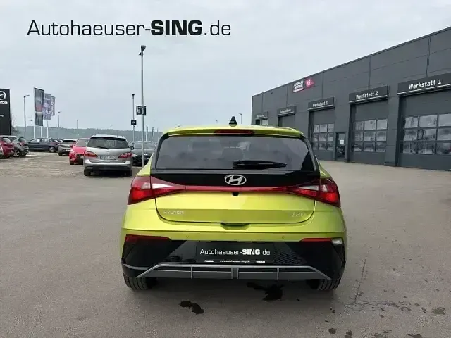 Neu Hyundai i20 90 PS (66 kW) 2026 Gelb Kleinwagen