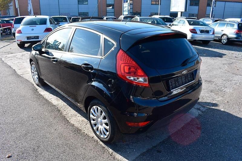Gebraucht Ford Fiesta Trend 82 PS (60 kW) 2012 Schwarz Limousine