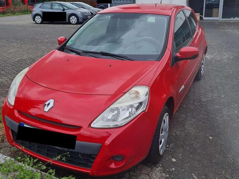 Rot Gebraucht 2013 Renault Clio IV Collection Limousine | 2.950 € (Superpreis) - Bild 1/4