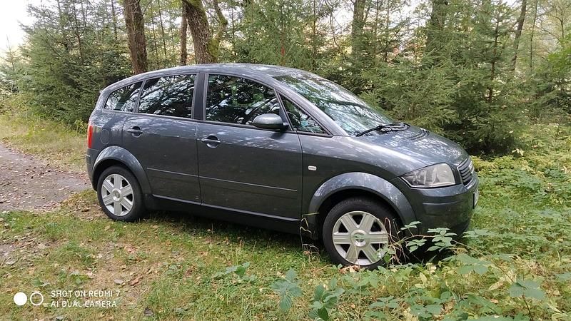 Grau Gebraucht 2005 Audi A2 Kleinwagen | 1.250 € (Fairer Preis) - Bild 1/2