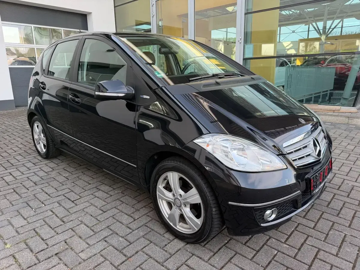 Gebraucht Mercedes A180 116 PS (85 kW) 2010 Schwarz Kleinwagen