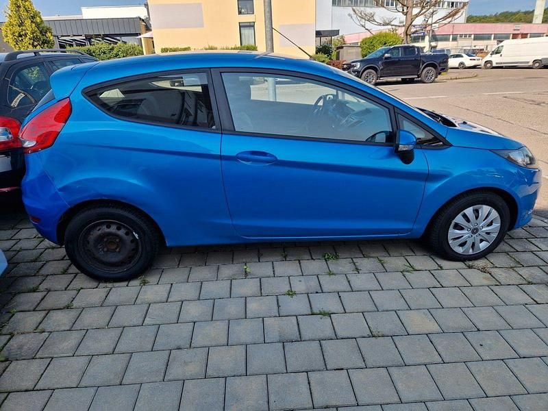Gebraucht Ford Fiesta Trend 82 PS (60 kW) 2009 Blau Kleinwagen