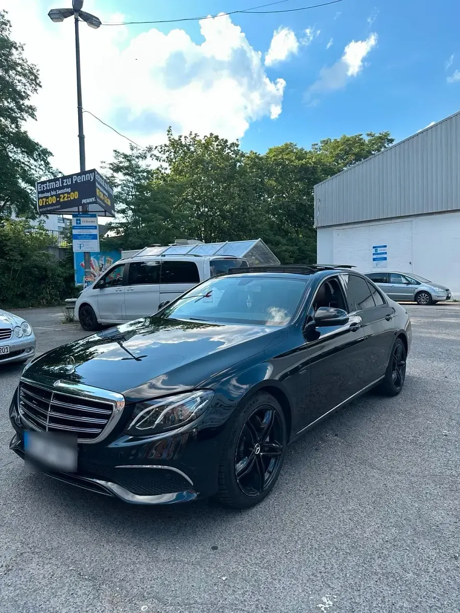 Gebraucht Mercedes E300 Exclusive 306 PS (225 kW) 2019 Schwarz Limousine