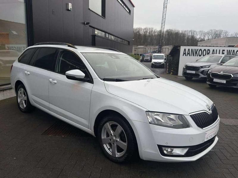 Gebraucht Skoda Octavia Style 110 PS (80 kW) 2016 Weiß Kleinwagen