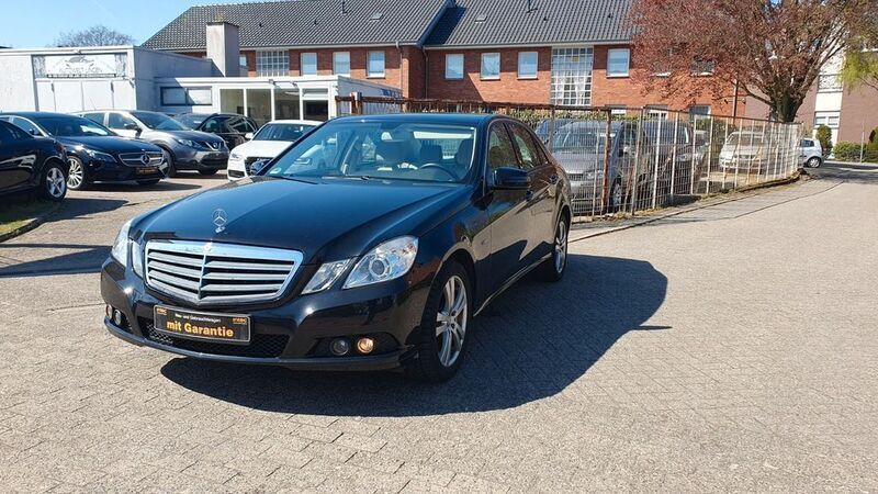 Schwarz Gebraucht 2010 Mercedes 200 Limousine | 10.995 € (Fairer Preis) - Bild 1/4