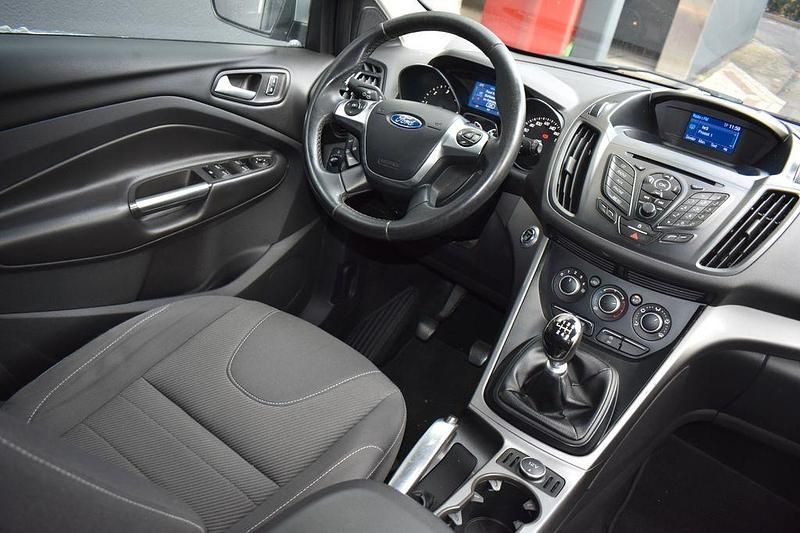 Gebraucht Ford Kuga 150 PS (110 kW) 2016 Braun SUV