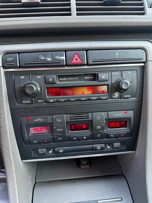 Gebraucht Audi A4 128 PS (94 kW) 2003 Schwarz Kombi