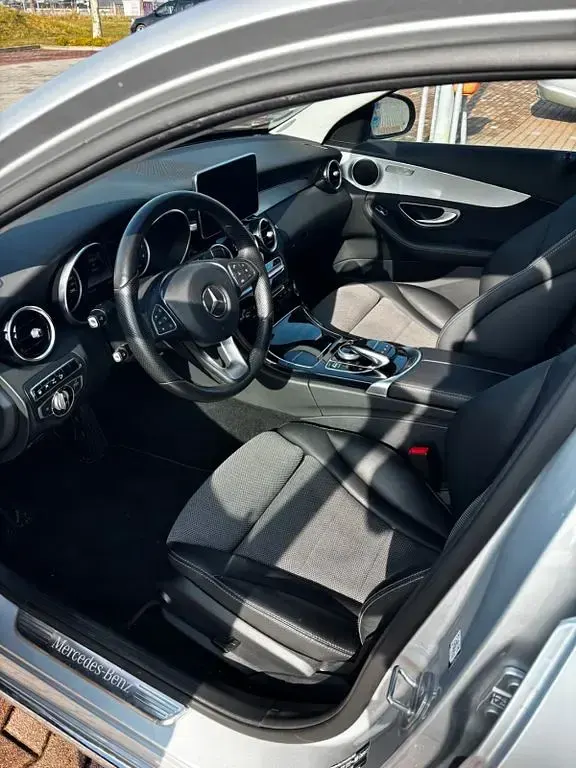Gebraucht Mercedes C200 Avantgarde 184 PS (135 kW) 2016 Silber Limousine