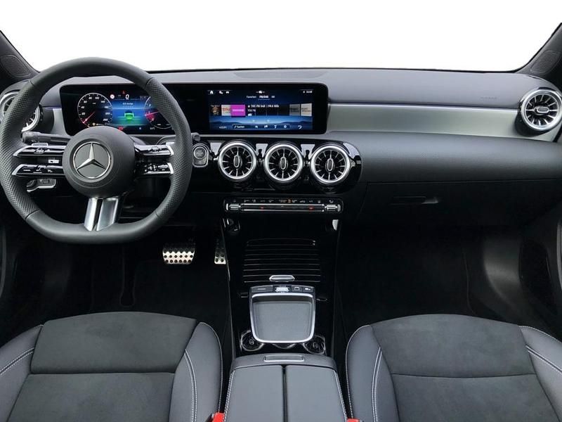 Usata Mercedes A200 163 CV (119 kW) 2026 Grigio Berlina