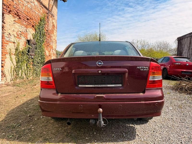 Gebraucht Opel Astra 125 PS (91 kW) 2003 Rot Limousine