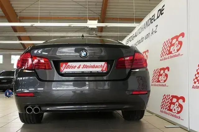Gebraucht BMW 530 Sport Line 258 PS (189 kW) 2016 Sophistograu brillanteffekt me Limousine