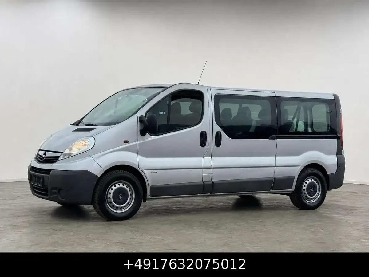 Gebraucht Opel Vivaro 114 PS (83 kW) 2013 Silber Van / Kleinbus