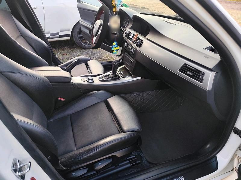 Gebraucht BMW 320 163 PS (119 kW) 2008 Weiß Kombi