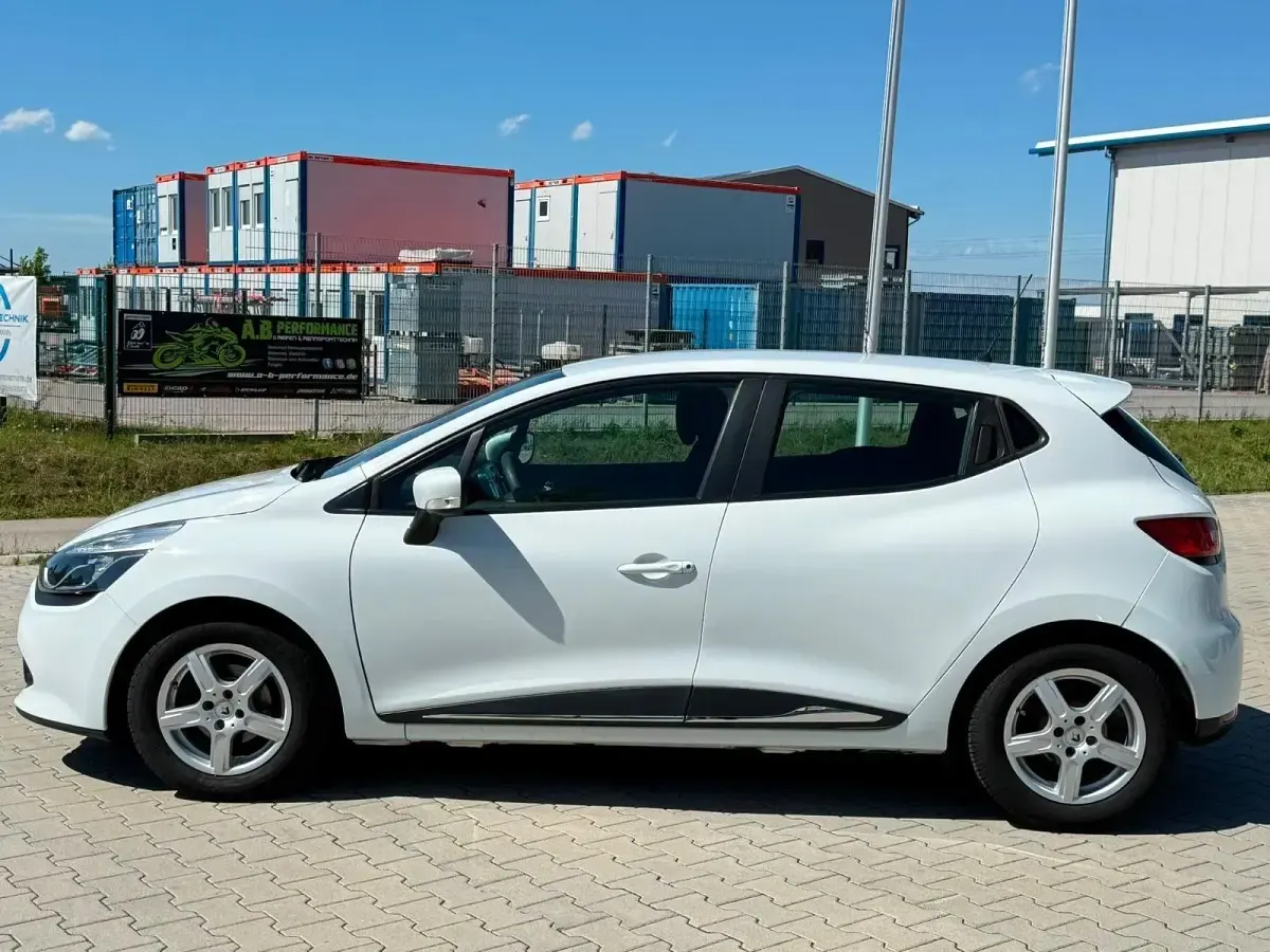 Gebraucht Renault Clio IV Dynamique 73 PS (53 kW) 2014 Weiß Limousine