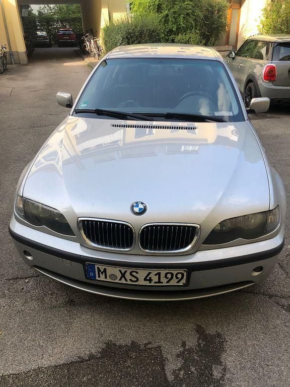 Silber Gebraucht 2003 BMW 320 Limousine | 1.250 € (Guter Preis) - Bild 1/4