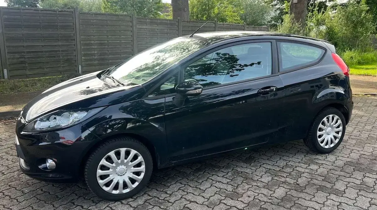 Gebraucht Ford Fiesta Trend 82 PS (60 kW) 2011 Schwarz Limousine