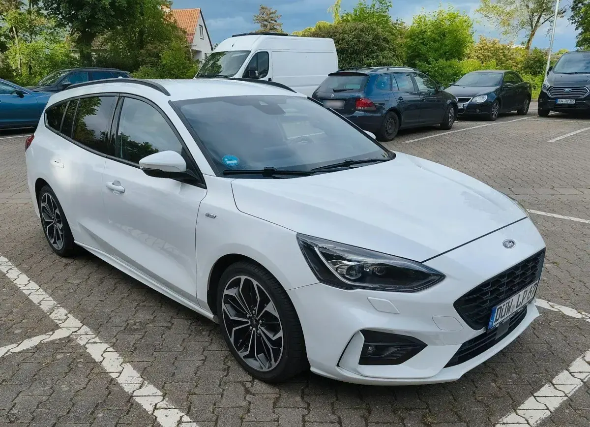 Begagnad Ford Focus ST 150 HK (110 kW) 2019 Vit Kombi