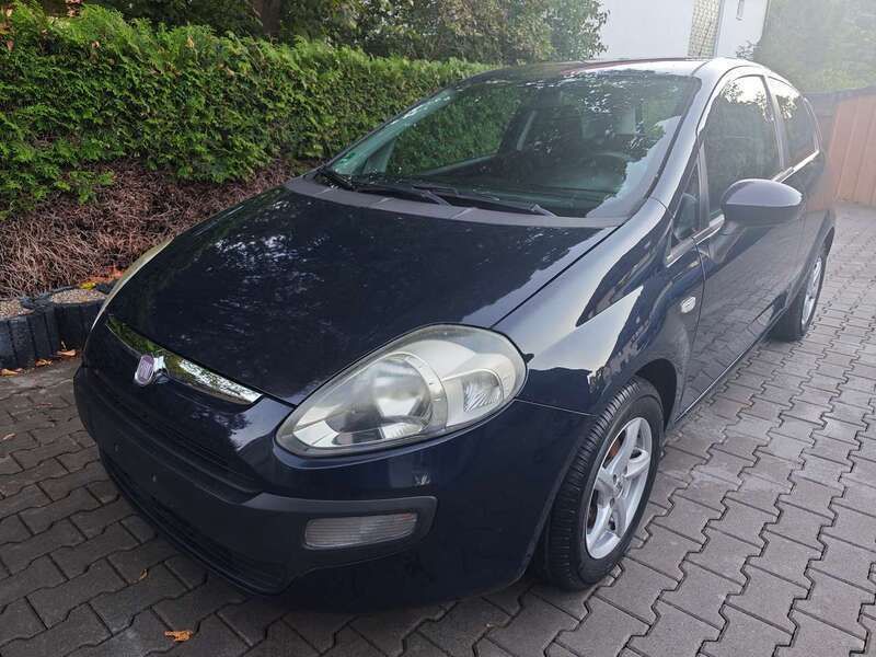 Colore esterno Gebraucht 2011 Fiat Punto Kleinwagen | 3.000 € (Fairer Preis) - Bild 1/4