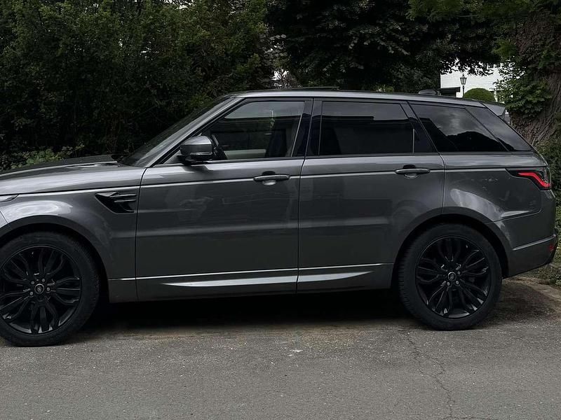 Grau Gebraucht 2019 Land Rover Range Rover Sport HSE SUV | 45.000 € (Fairer Preis) - Bild 1/4