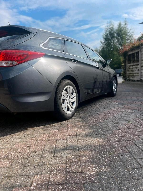 Gebraucht Hyundai i40 2013 Grau Kombi