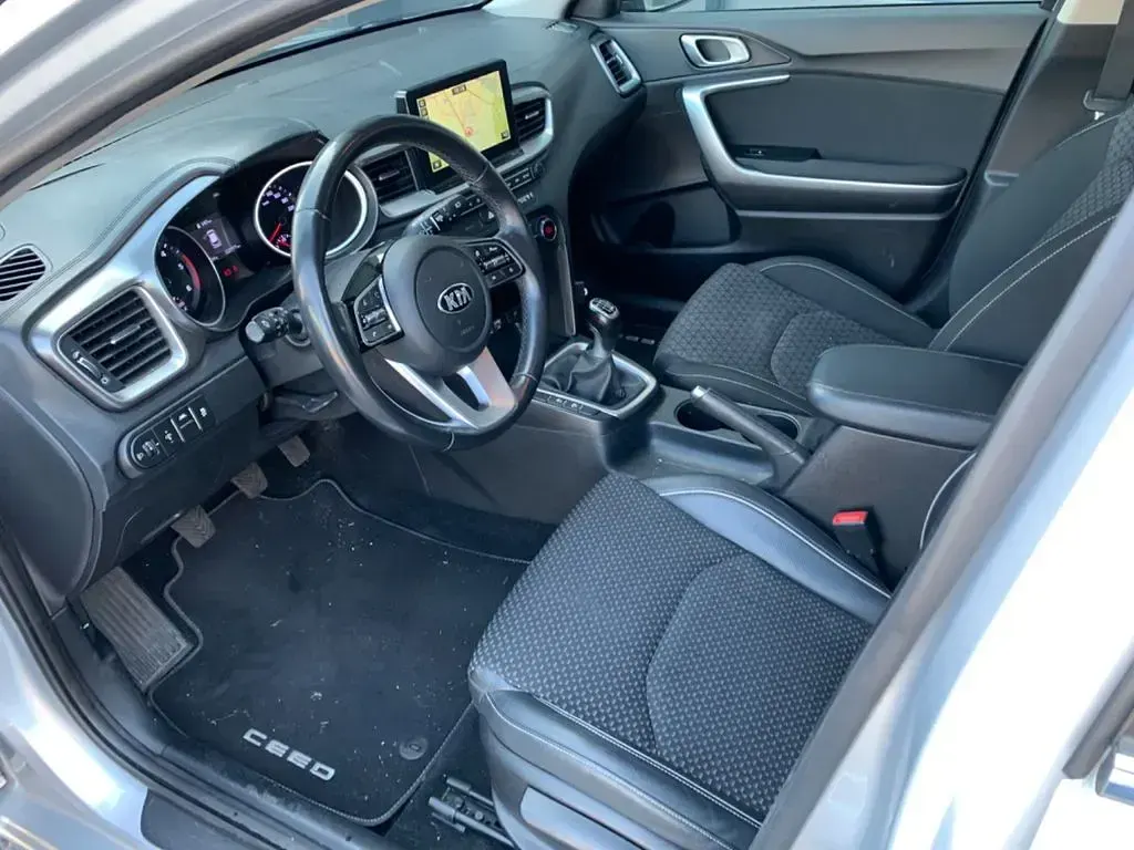 Gebraucht Kia Ceed 116 PS (85 kW) 2018 Silber Kleinwagen