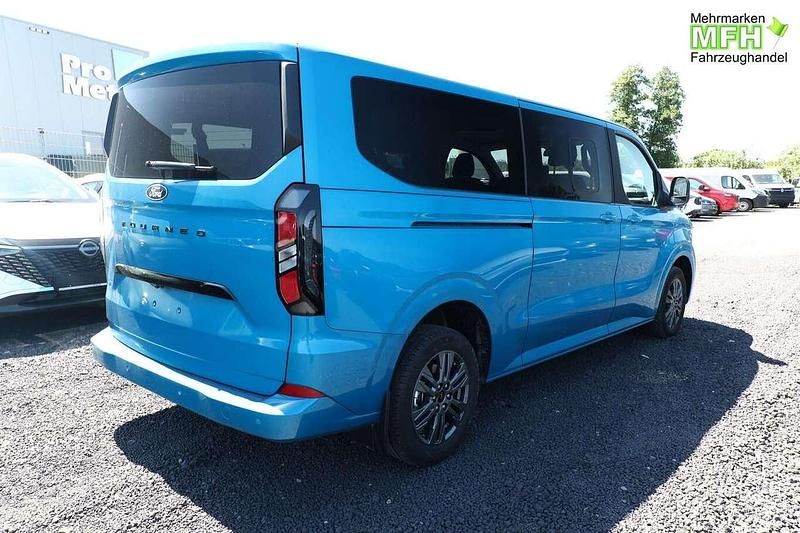 Neu Ford Tourneo Titanium 170 PS (125 kW) 2025 Digital blue metallic Van / Kleinbus