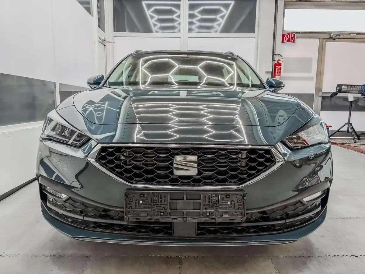 Neu Seat Leon Style 150 PS (110 kW) 2025 Fjord blau Kombi