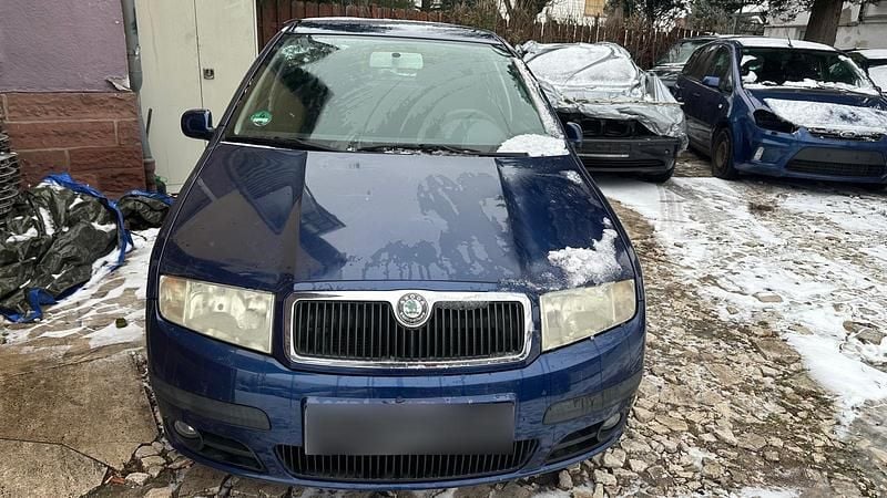 Second-hand Skoda Fabia 75 CP (55 kW) 2006 Albastru Hatchback