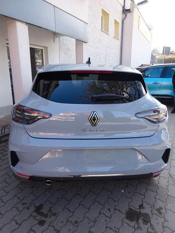 Gebraucht Renault Clio V Techno 91 PS (66 kW) 2025 Grau Kleinwagen