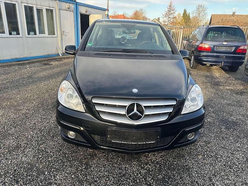 Gebraucht Mercedes B160 95 PS (69 kW) 2010 Kosmosschwarz  metalliclack Van / Kleinbus