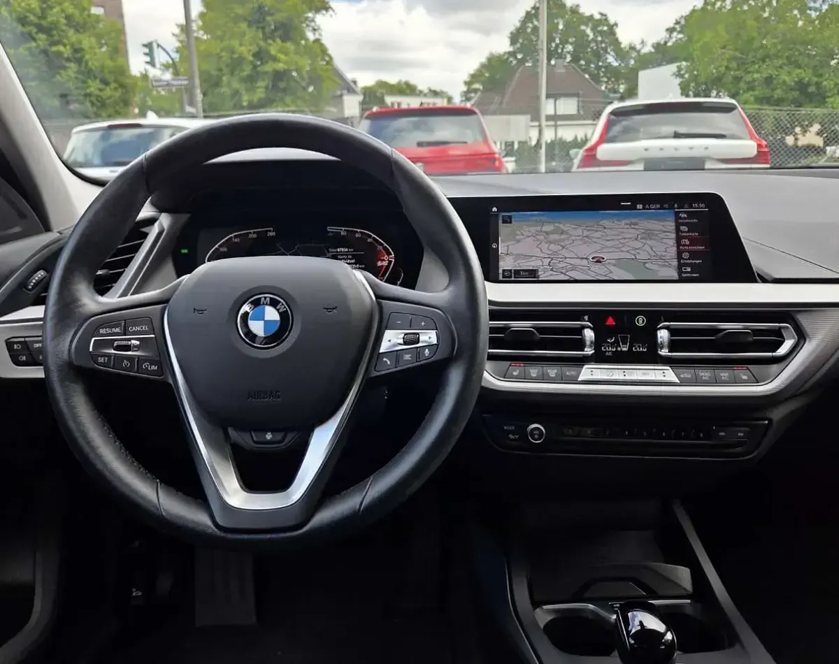 Gebraucht BMW 120 Sport Line 190 PS (139 kW) 2022 Schwarz Limousine
