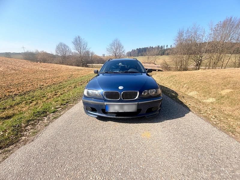 Gebraucht BMW 320 170 PS (125 kW) 2003 Blau Kombi
