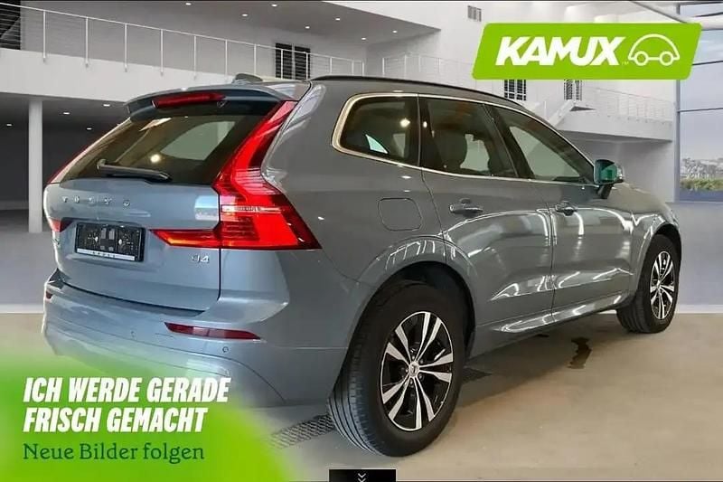 Gebraucht Volvo XC60 197 PS (144 kW) 2022 Silber / grau SUV