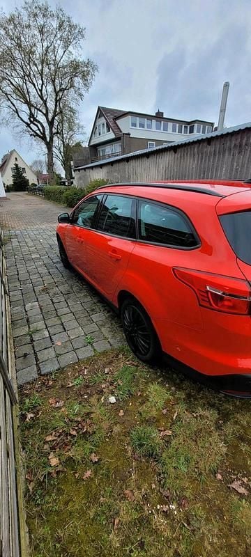 Usata Ford Focus 125 CV (91 kW) 2016 Rosso Station wagon