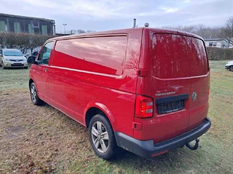 Gebraucht VW T6 150 PS (110 kW) 2017 Rot (kirschrot) Van