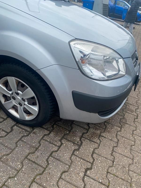 Gebraucht Kia Rio 91 PS (66 kW) 2007 Silber Kleinwagen