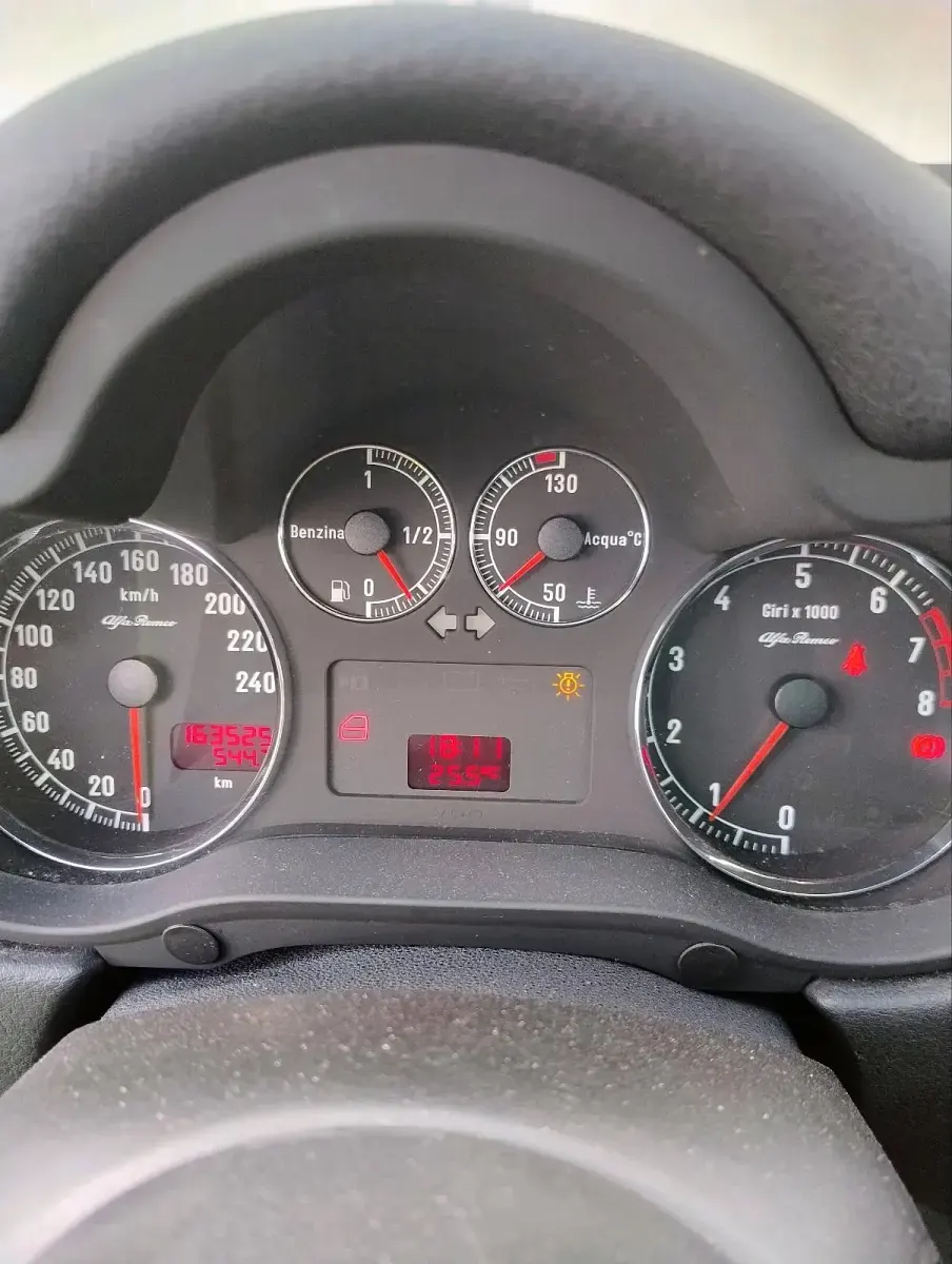 Gebraucht Alfa Romeo 147 105 PS (77 kW) 2007 Grau Kleinwagen