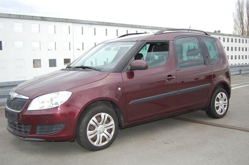 Gebraucht Skoda Roomster Plus Edition 86 PS (63 kW) 2013 Cervena rosso brunello/rosso b Van / Kleinbus
