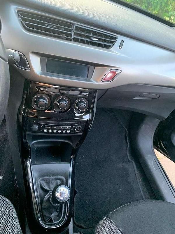 Gebraucht Citroën C3 PureTech 68 PS (50 kW) 2012 Limousine