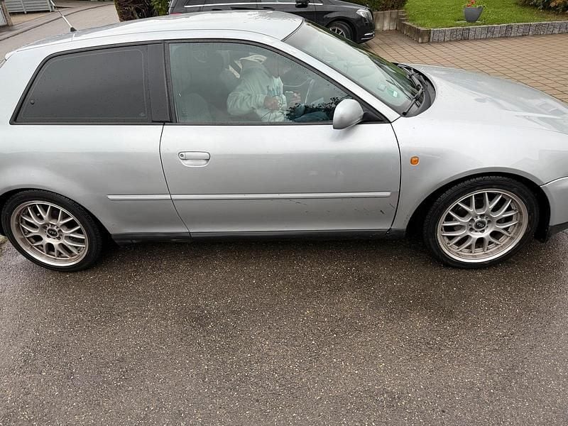 Silber Gebraucht 1999 Audi A3 Limousine | 2.650 € (Teuer) - Bild 1/4