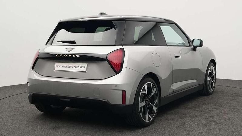 Gebraucht Mini Cooper Favoured 135 kW (184 PS) 2025 Grau Kleinwagen