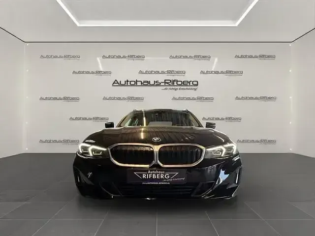 Gebraucht BMW 320e Shadowline 204 PS (150 kW) 2023 Schwarz Limousine