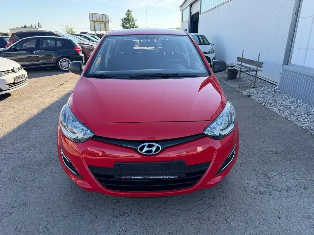 Gebraucht Hyundai i20 Edition 86 PS (63 kW) 2013 Rot Kleinwagen